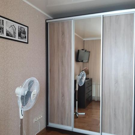 Однокімнатна Apartment Shepetovka Exterior photo